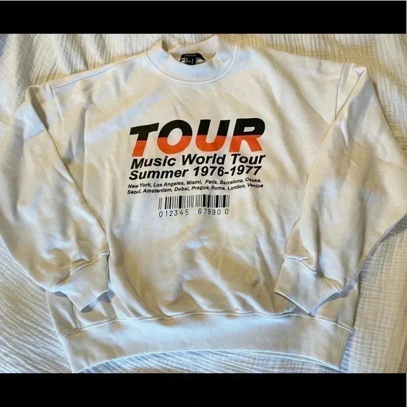 Forever 21 band tour crewneck sweatshirt white women’s size M high neck pullover - Picture 1 of 5